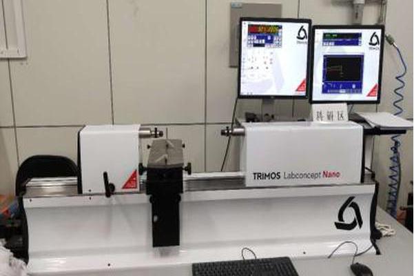 精密万能测长仪