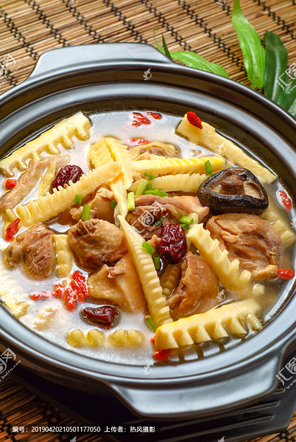 冬笋竹笋炖土鸡