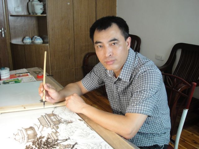 jf6mbww">李枫,字墨耕,益丰堂主人,祖籍江西余干人,中国工艺美术大师