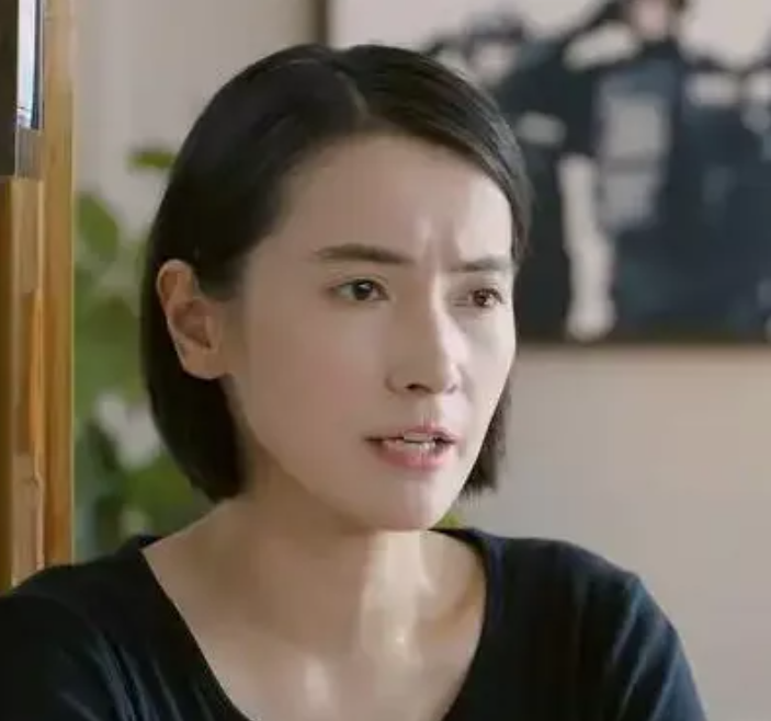  p>罗英玮,是2019年都市刑侦剧《冷案》中的角色,由李媛饰演. /p>