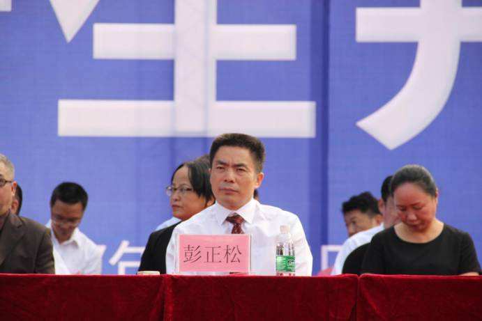 男,1964年6月生,四川 a target="_blank" href="/item/安岳/789583"