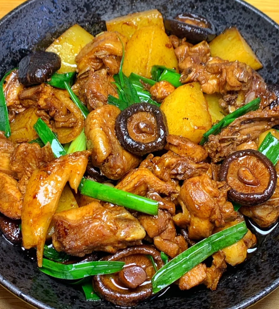香菇鸡肉砂锅