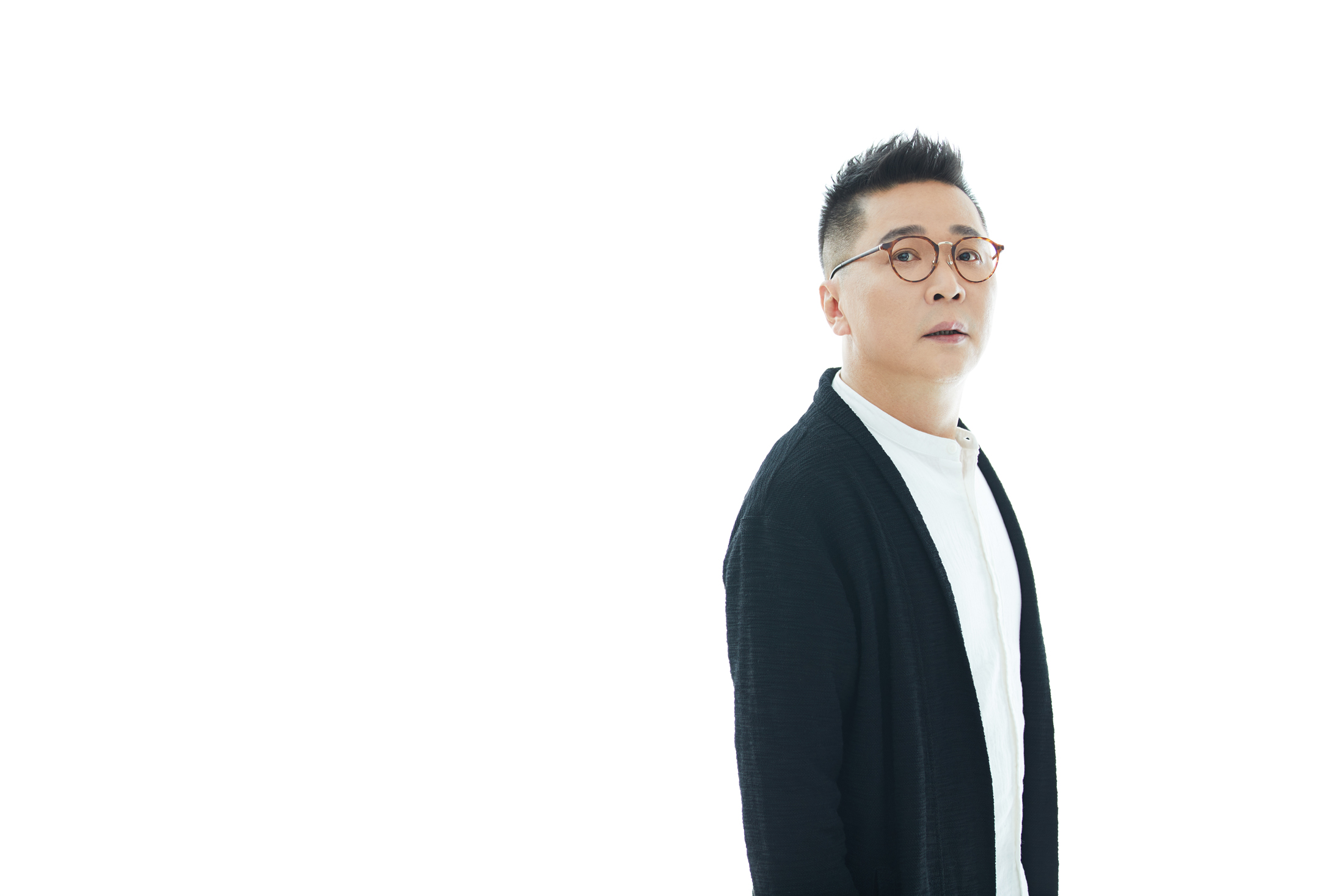 chunbo li,毕业于北电导演系,中国内地男歌手,词曲作家,导演,中国流行