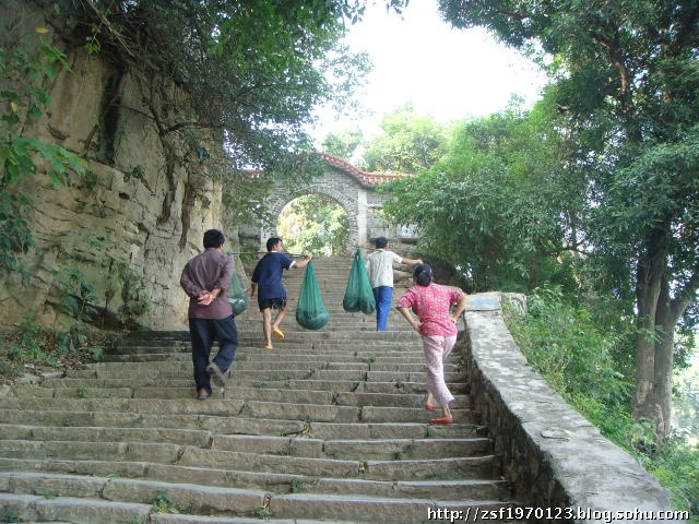  p>位于崇左市城区左江南岸,与原太平府南门隔江相望,故旧名叫府前渡.