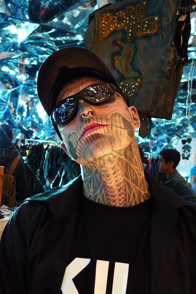  p>瑞克·格内斯特(rick genest,1985年8月7日—2018年8月1日),出生于