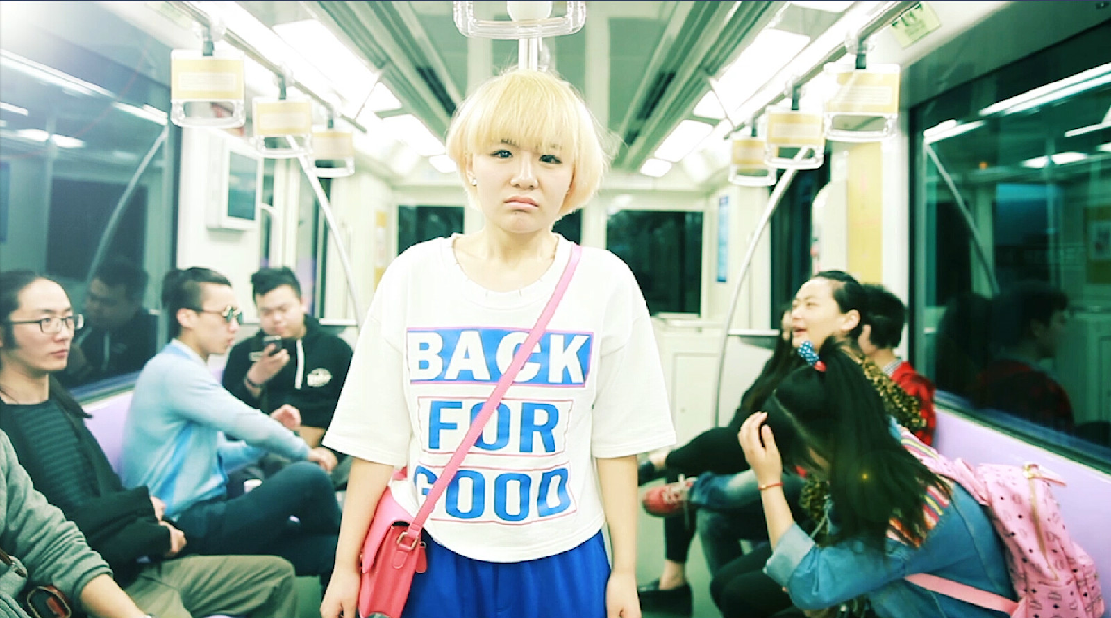  p>2014年7月17日,内地女歌手-第二季 b>"中国好声音" /b>-哈林组学员