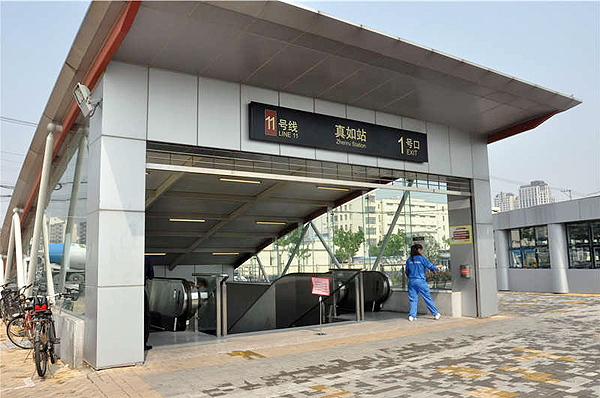 铜川路路口,是<a target="