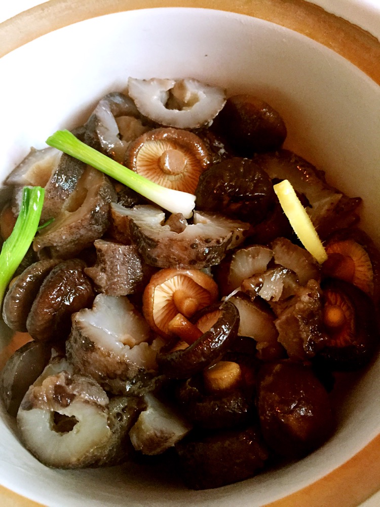 冬菇焖海参