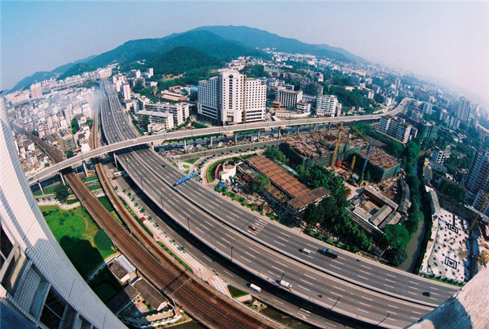 广园东路">广园东路 /a>一期工程相配套工程,于2001年9月30日竣工