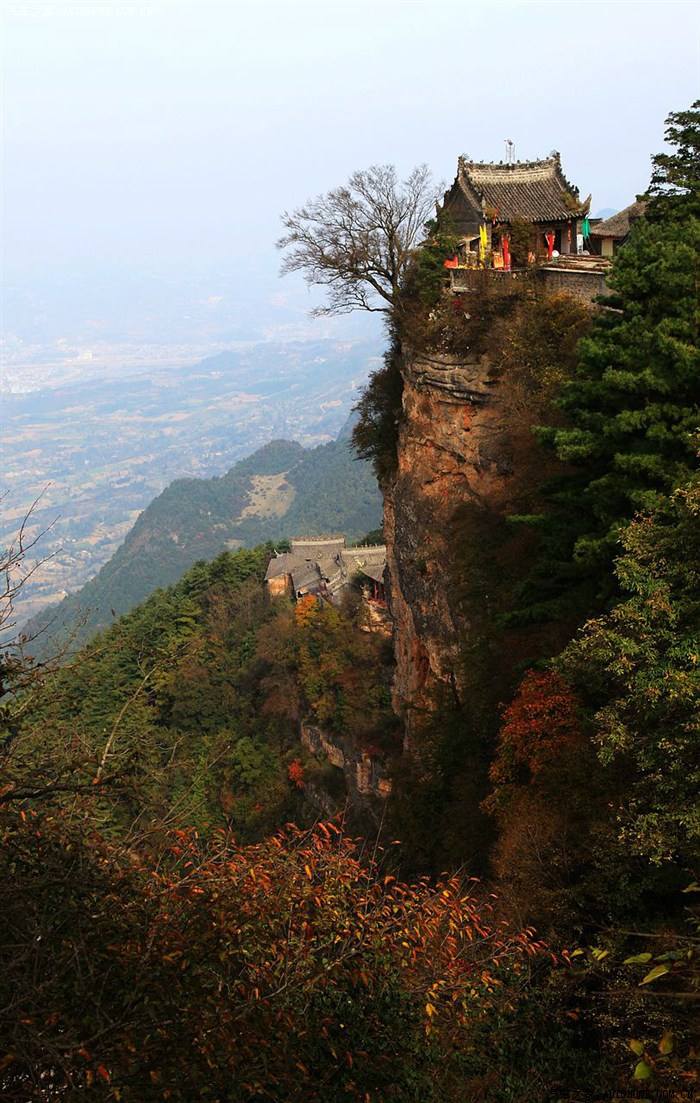  p>鸡峰山国家森林公园,国家4a级旅游景区,位于 a href="#" data