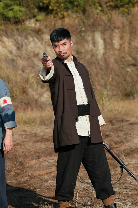  p data-id="gnzrewmrho">孙逊,北京市人,中国内地实力派男演员,原