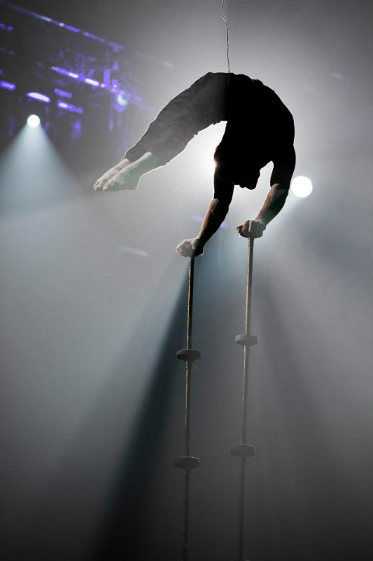  p>李振宇,男,国家二级杂技 a target="_blank" href="/item/演员