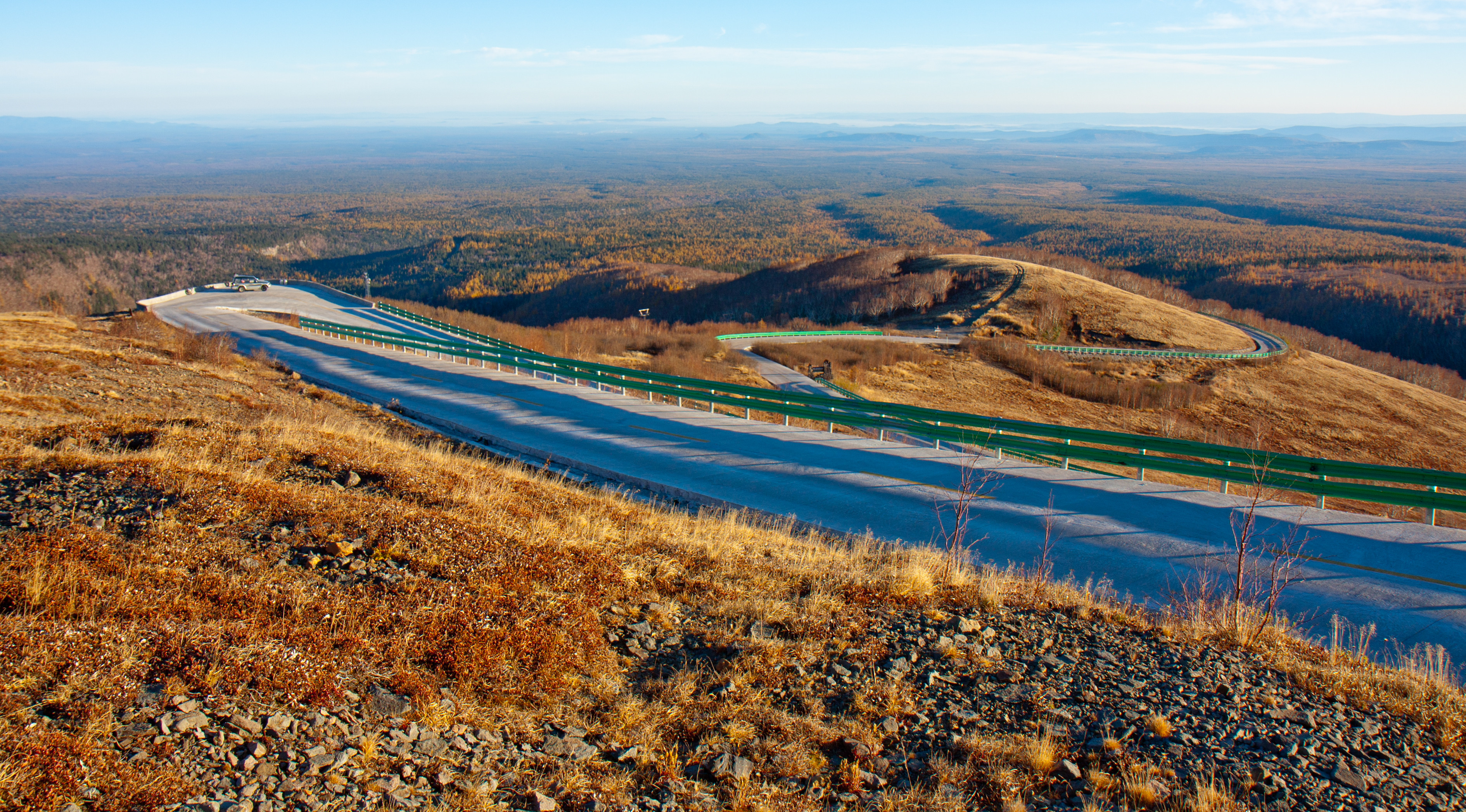  p>长白山脉主峰位于吉林省白山市长白朝鲜族自治县,是 a target="