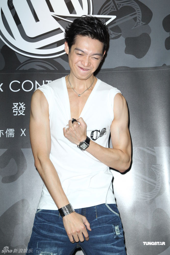 人,华语男子演唱团体 a target="_blank" href="/item/飞轮海/242117"