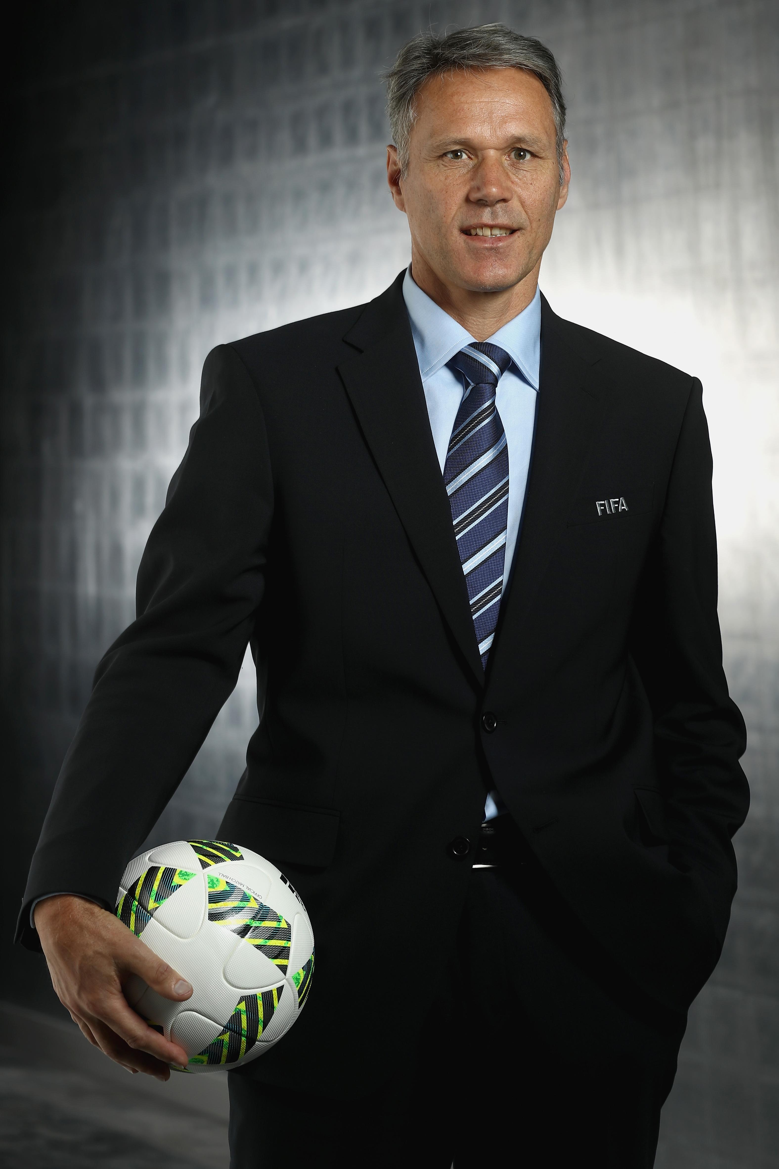  p>马尔科·范巴斯滕(marco van basten),1964年10月31日出生于荷兰 a