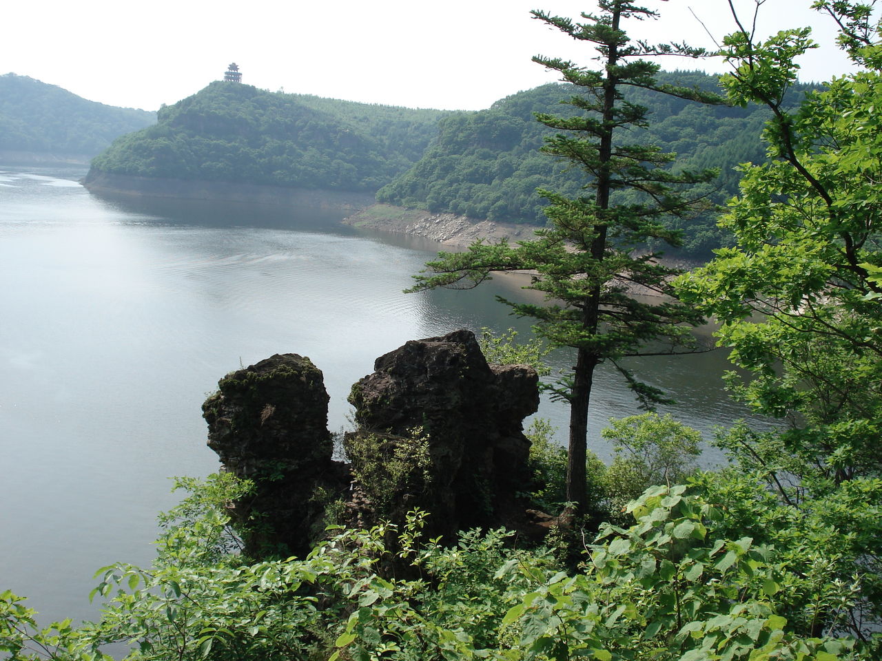  p>吉林红石国家森林公园隶属吉林省桦甸市和靖宇县行政区,公园占用