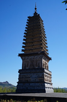 <p>维修后的青峰塔