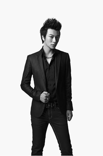  p>刘飞鸣,原名刘文杰,1982年5月8日出生于贵州省