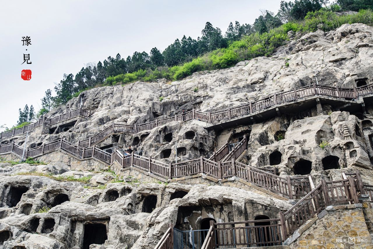 龙门石窟