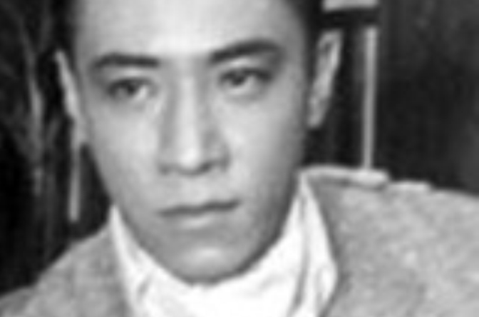 72e8">杨群( i>1935年-2022年10月24日 /i>),哈尔滨人,中国香港男演员