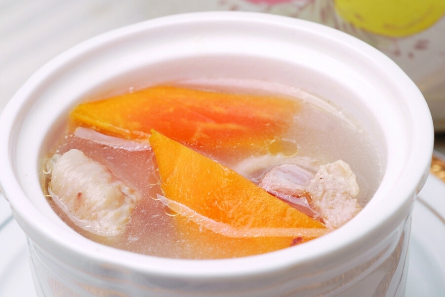  p>青木瓜煲鸡汤是一道以 a href="#" data-lemmaid="9460149">青木瓜