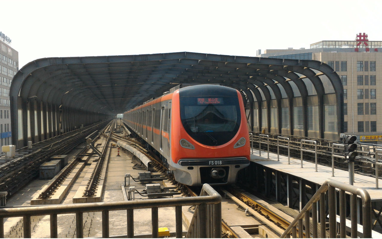 地铁房山线(beijing subway fangshan line),又称"北京地铁25号线",是