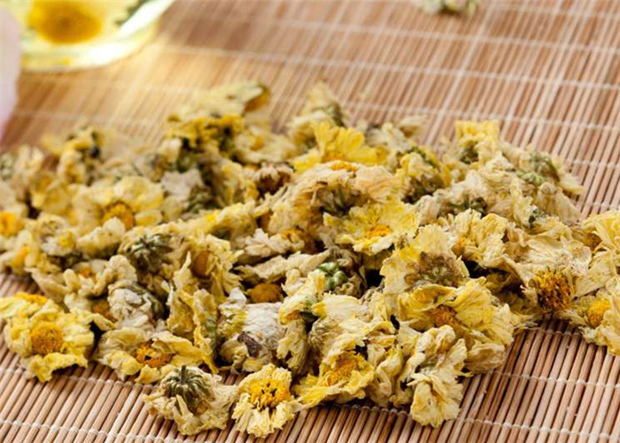  p> a href="#" data-lemmaid="488553">硫磺 /a>菊花就是用硫磺熏制