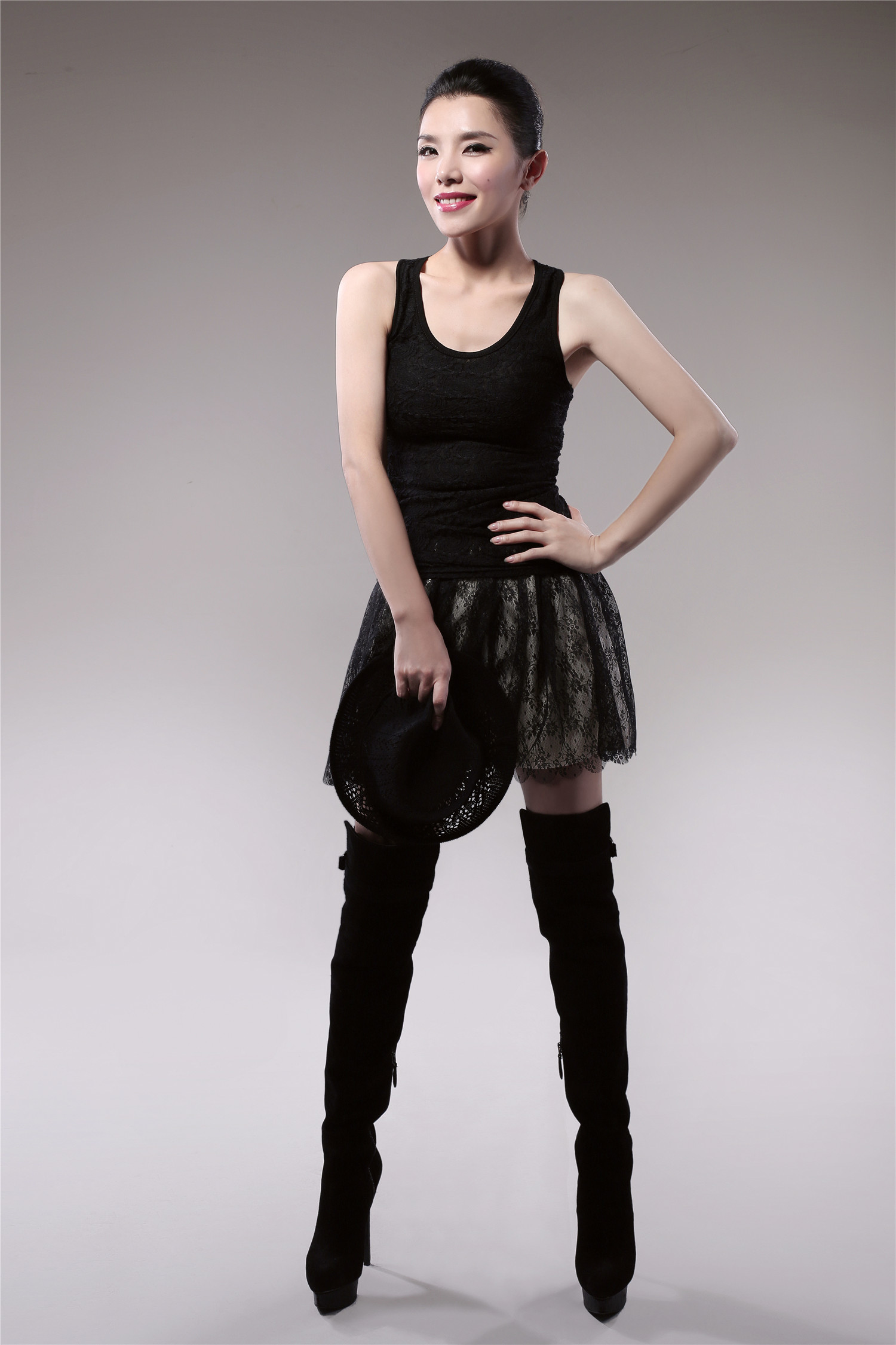 teoh0xg">李佳璇,1977年10月3日出生于安徽省合肥市,中国内地女演员