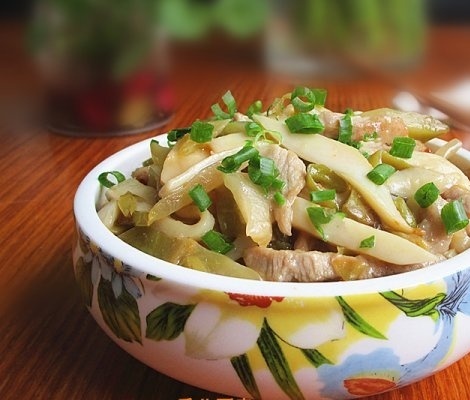 蒜黄肉丝白灵菇