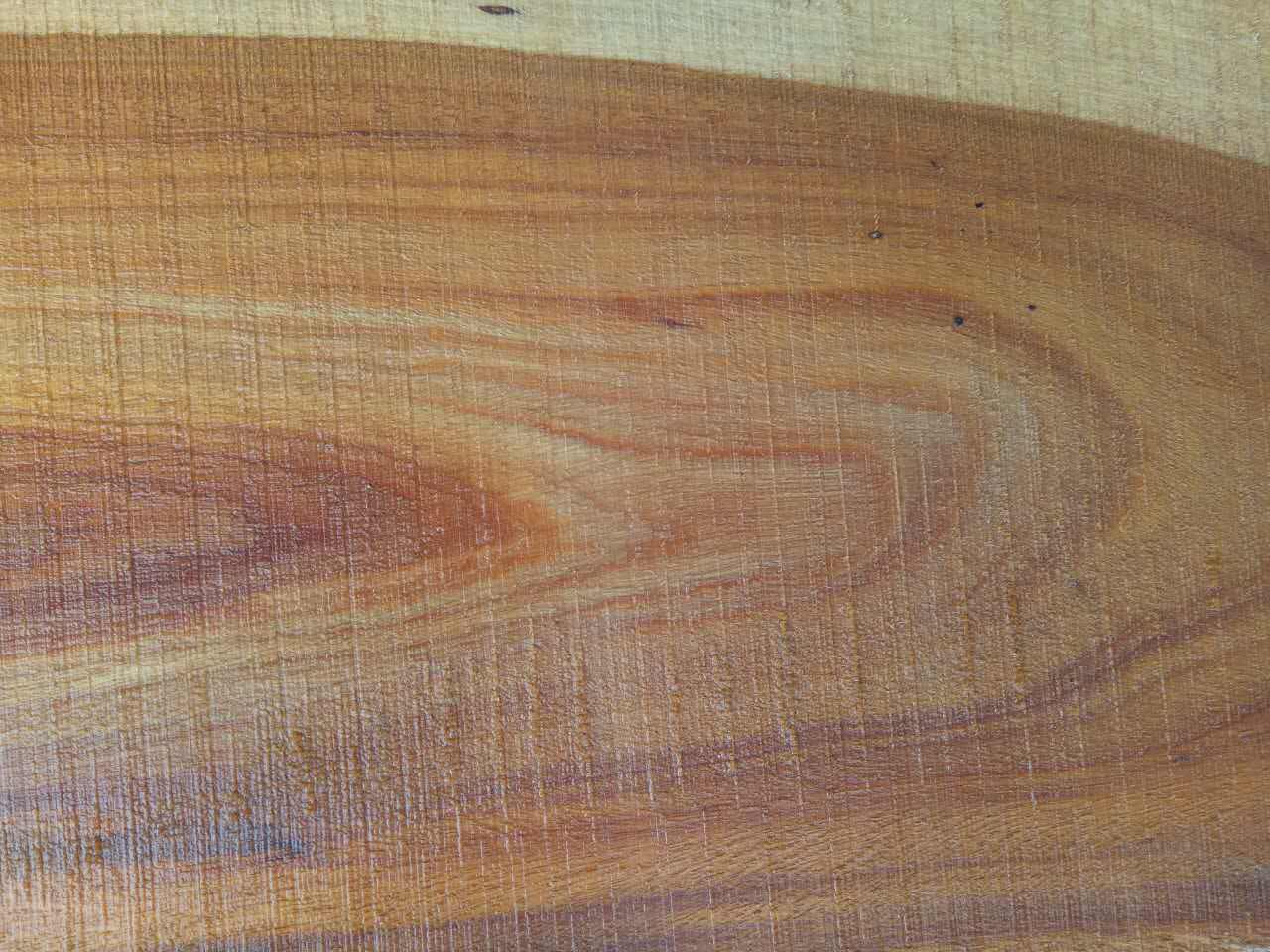  p>短盖豆又称金丝木,帝龙木,黄梨木,非洲黄檀,苏木科属, a href="#"