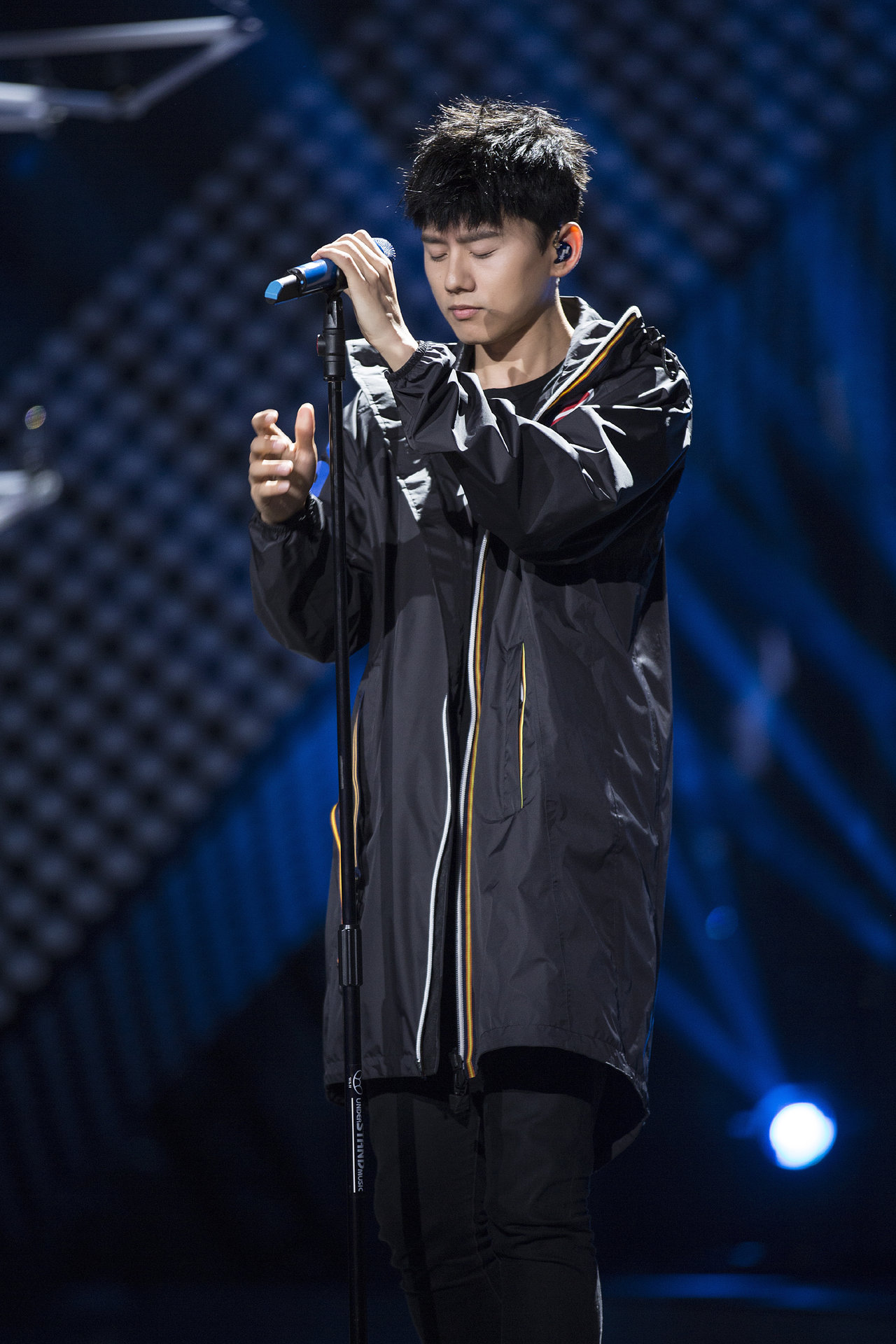 (jason zhang),1982年12月20日出生于四川省成都市,中国流行男歌手