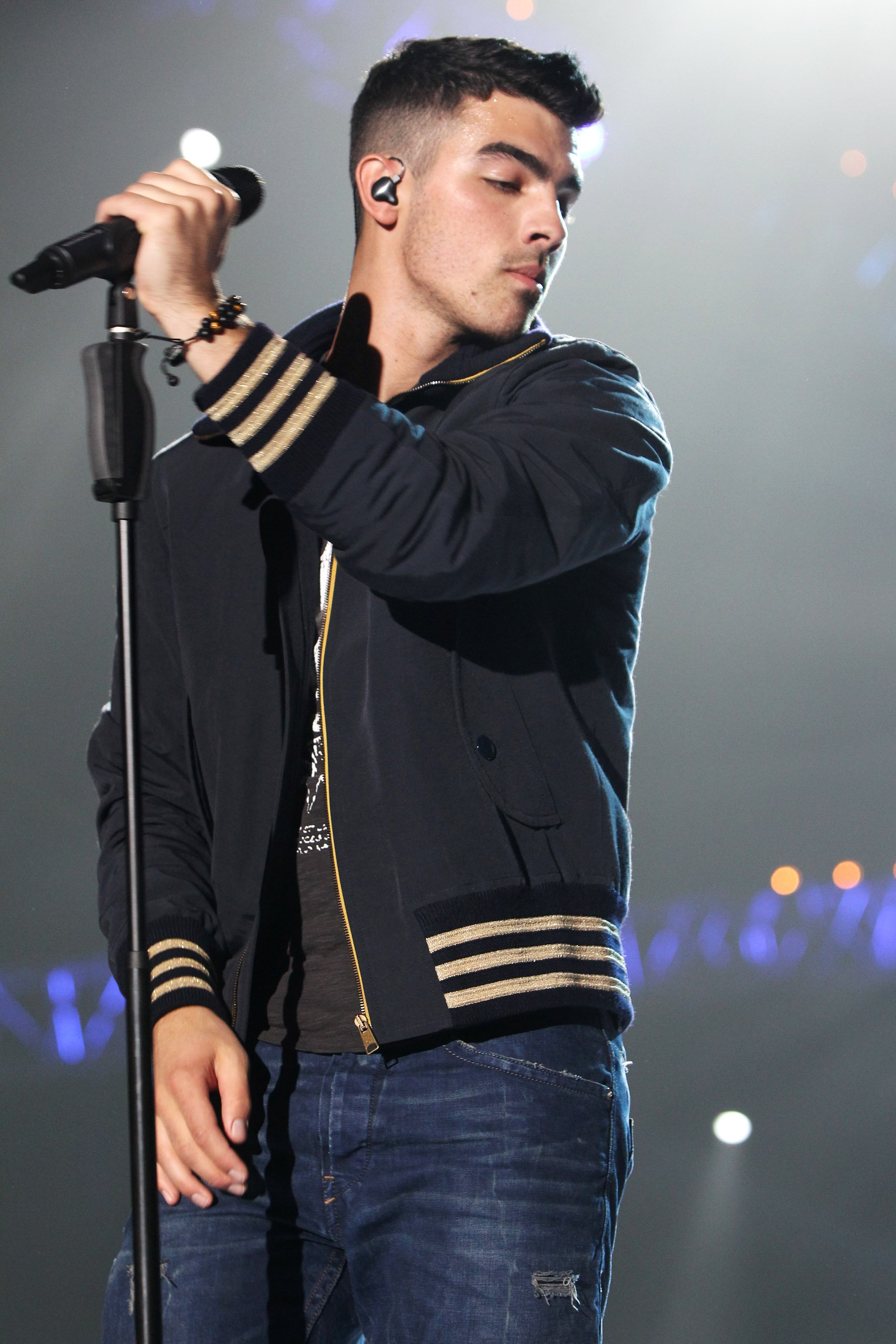  p>乔·乔纳斯(joe jonas),1989年8月15日生于美国亚利桑那州