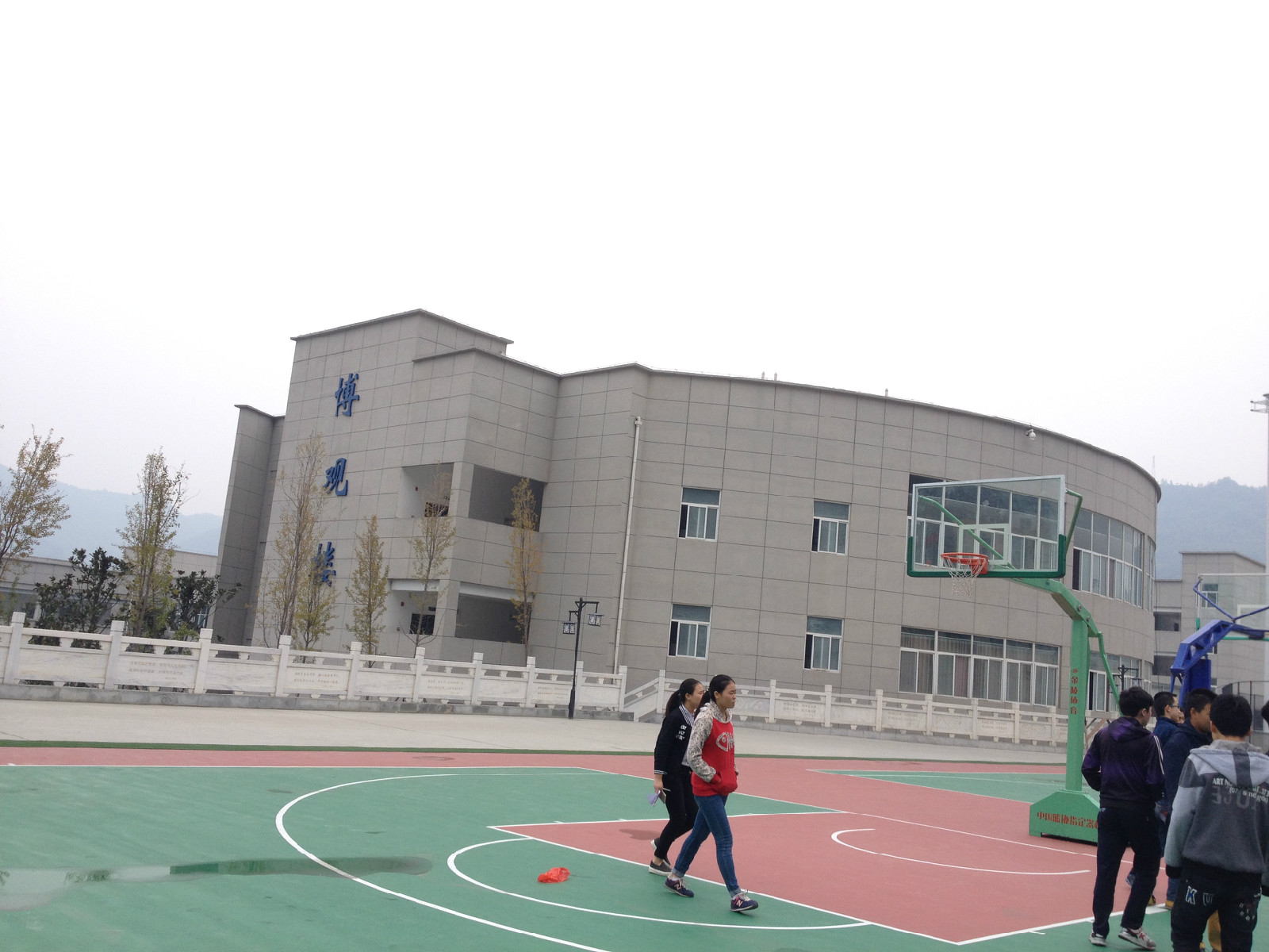  p>陕西省白河县高级中学位于 a target="_blank" href="/item/秦头楚