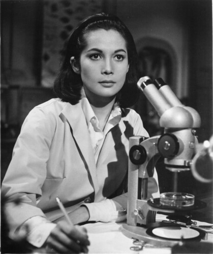  p>关南施(nancy kwan),本名关家倩,1939年5月19日出生于中国香港