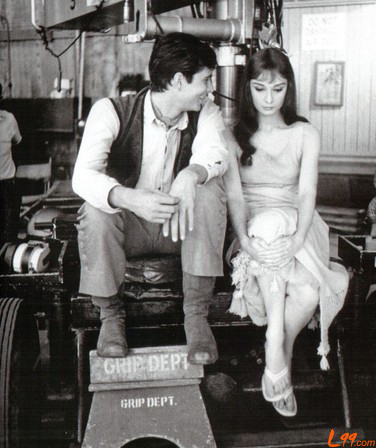  p>奥黛丽·赫本(audrey hepburn,1929年5月4日—1993年1月20日),出生