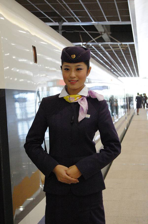 高铁列车乘务员