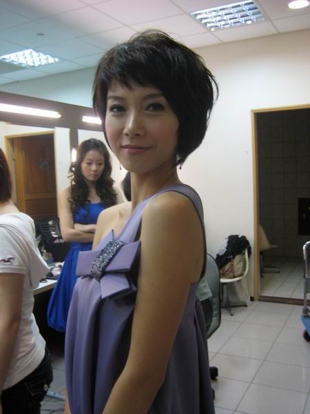 出任东南卫视综艺节目《 a target="_blank" href="/item/开心100