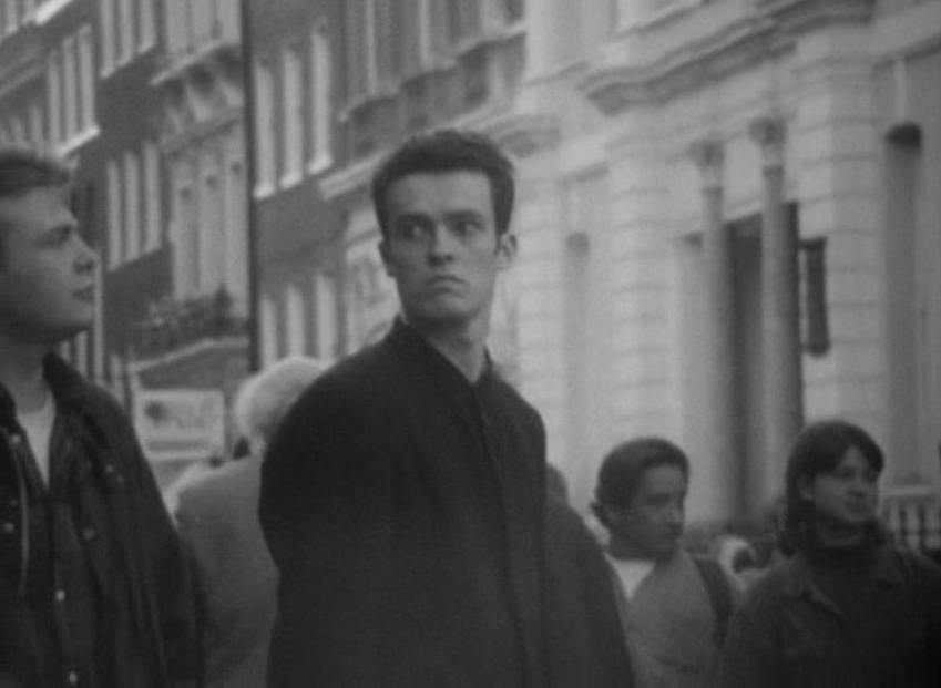 《追随》是由 a href="#" data-lemmaid="5306405">克里斯托弗·诺兰 