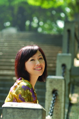 " data-lemmaid="10807971">明天出版社 /a>出版的图书,作者是伍美珍