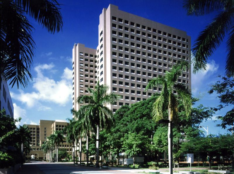  p>高雄医学大学(kaohsiung medical university)源自1954年创校的"