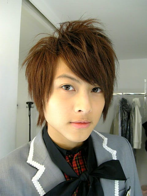  p>邱胜翊,艺名王子(prince),1989年4月14日出生于台湾,中国台湾男