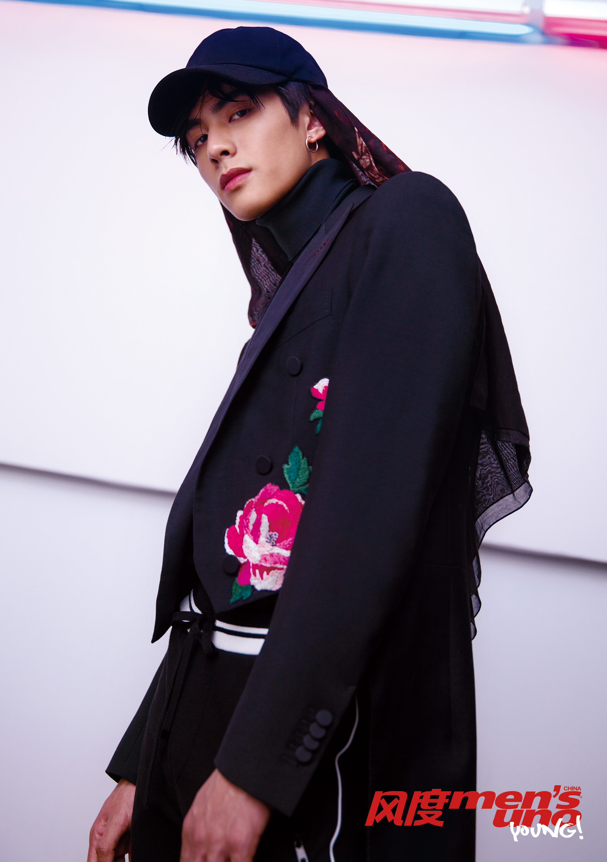  p>宋威龙,1999年3月25日出生于辽宁省大连市,中国内地男演员,模特.