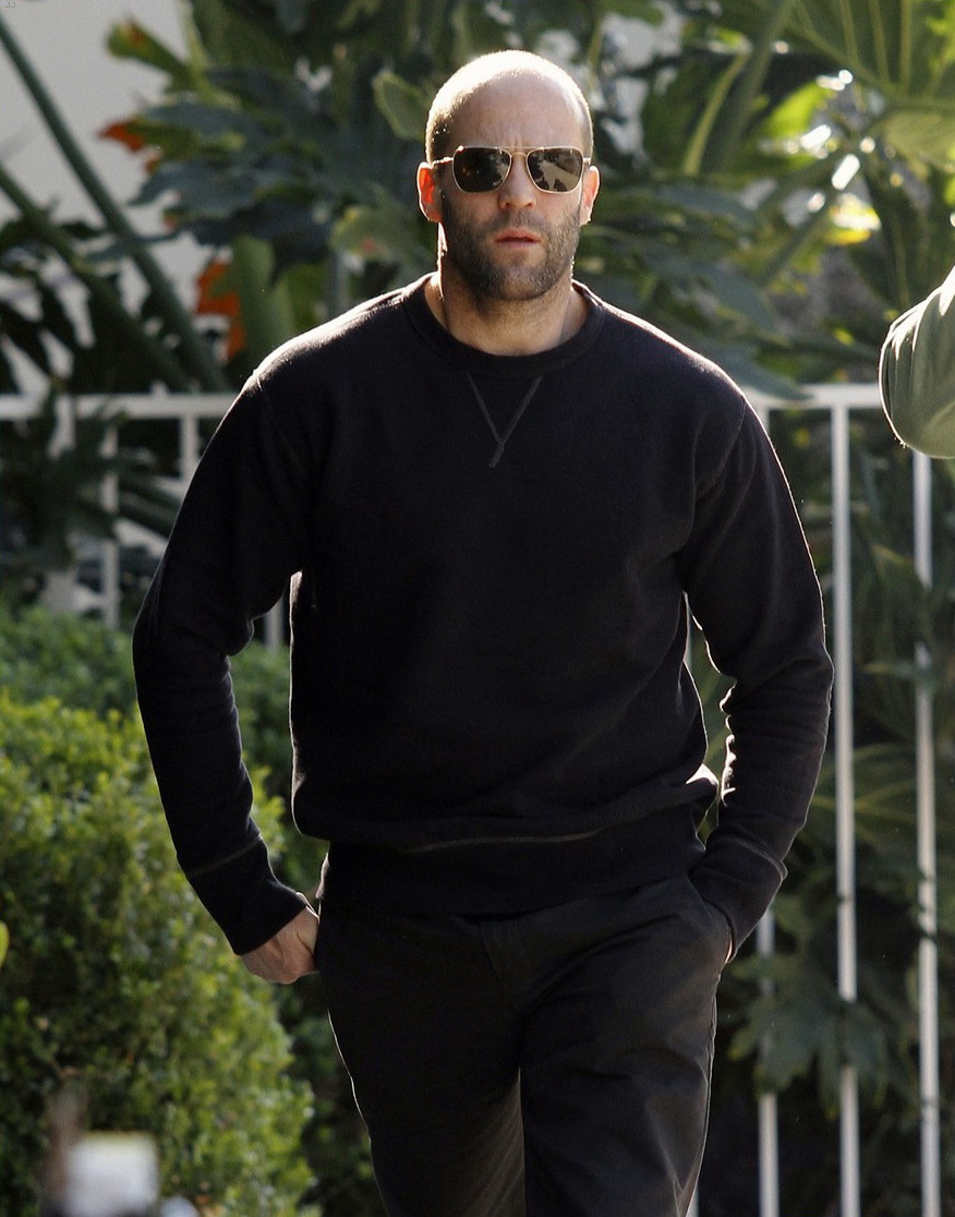  p>杰森·斯坦森(jason statham),1967年7月26日出生于英国伦敦,英国