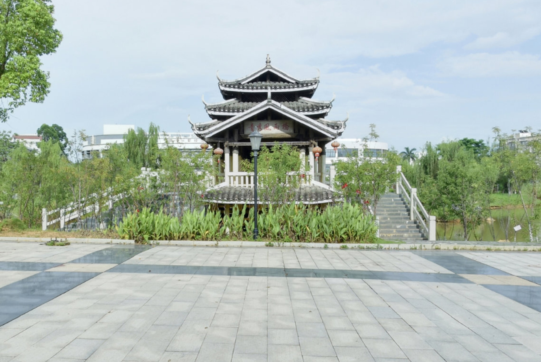  p>南宁学院是经教育部批准的民办全日制普通高等学校,为国家首批应用