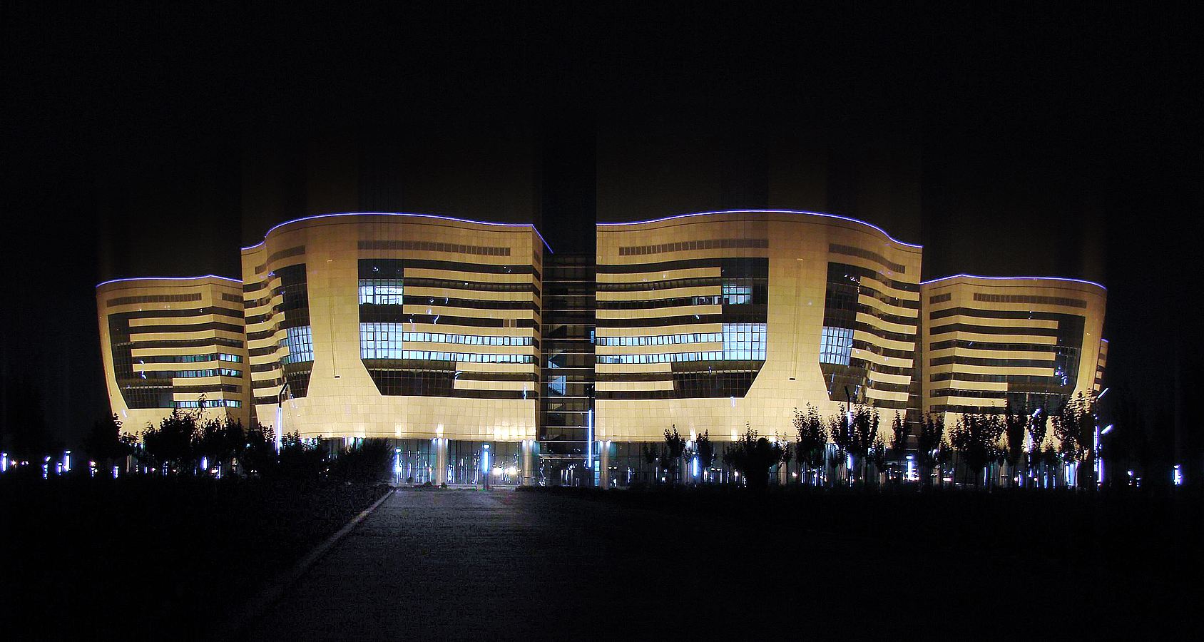  p>大庆油田科技博物馆,位于大庆市让胡路区,隶属于 a href="#">大庆