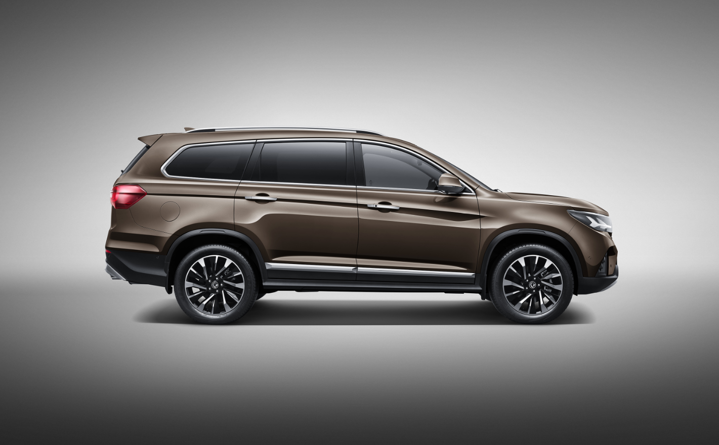 7zv7">东风风行t5l是东风风行2019年推出的一款车型,加大号智汇7座suv