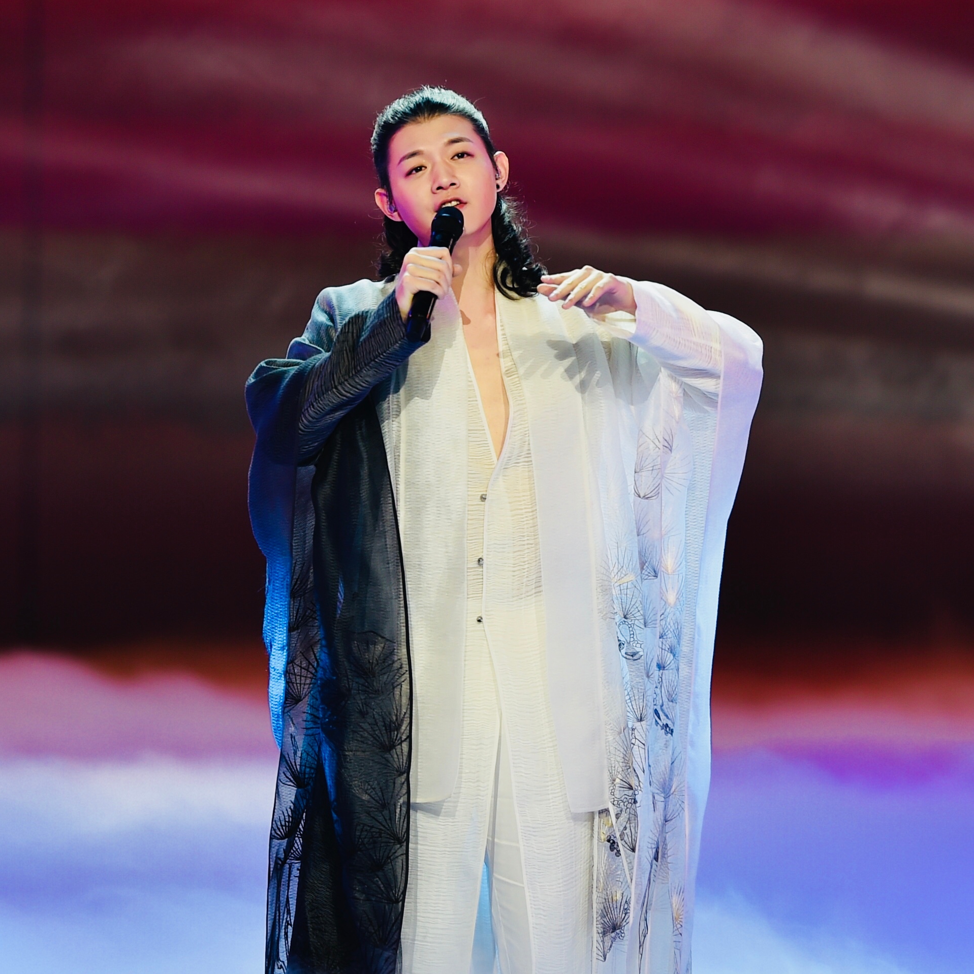 xjl">《渔舟唱晚》是 a target="_blank" href="/item/霍尊/8787306"