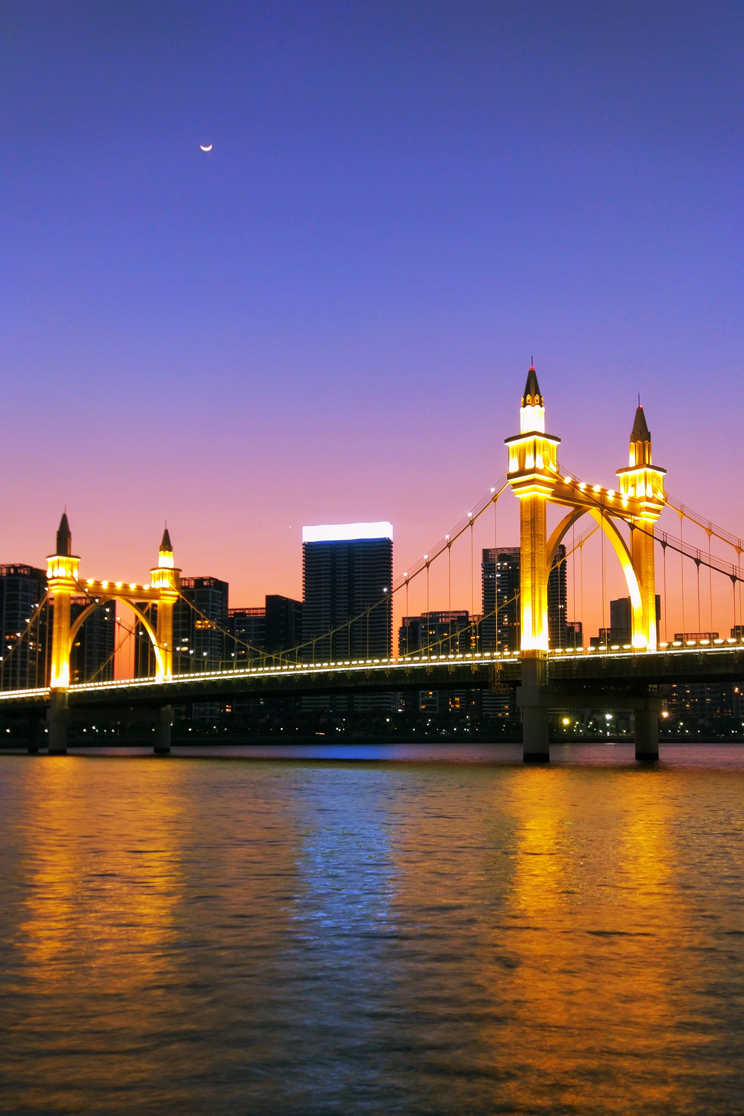  p>白石桥(baishi bridge),是中国广东省珠海市连接拱北片区和南湾