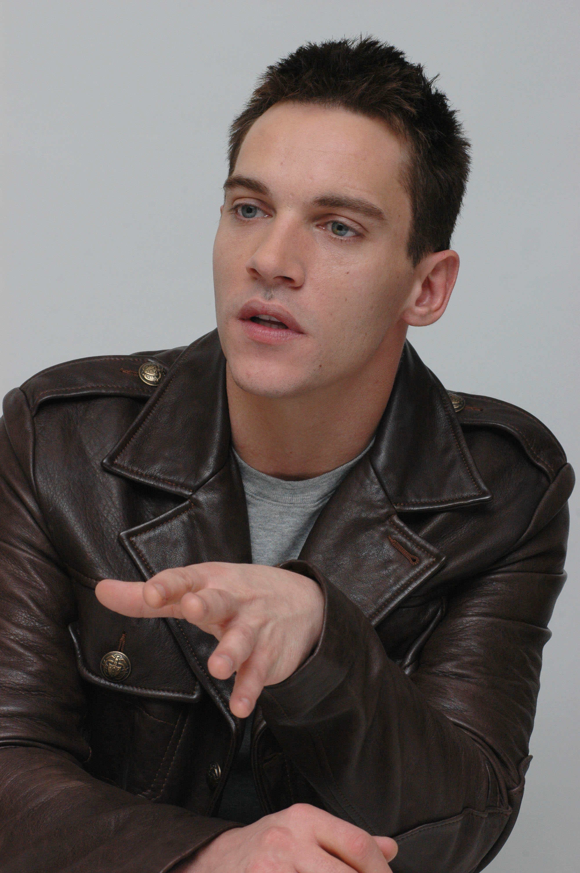  p>乔纳森·莱斯·梅耶斯(jonathan rhys meyers)