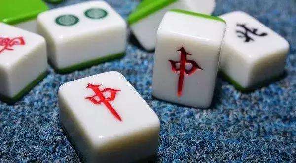 麻将人人会玩，“中发白”的文化内涵，有多少人懂？_百科TA说